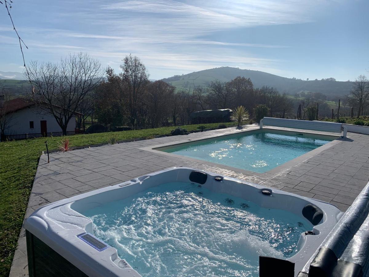 Studio Laina Avec Piscine, Spa Optionnel Irissarry Esterno foto