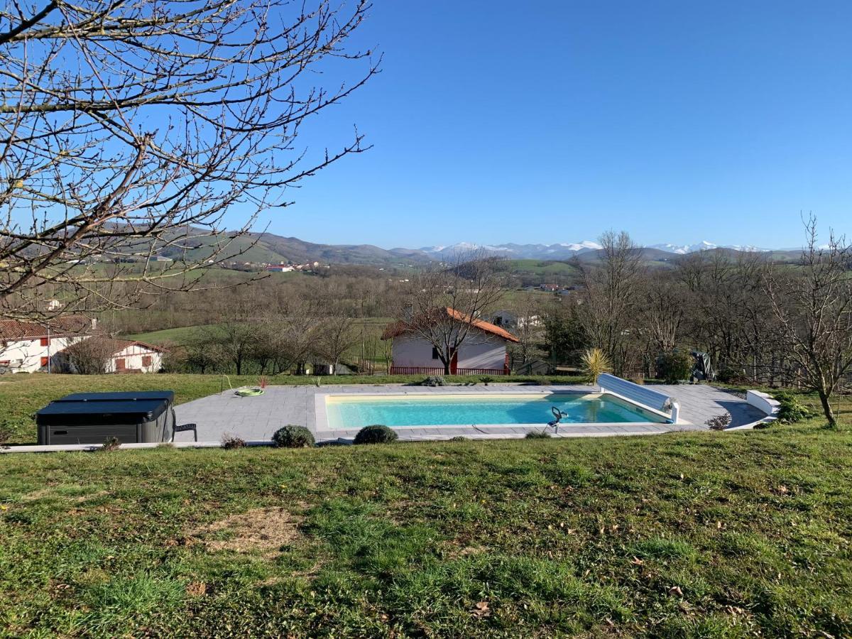 Studio Laina Avec Piscine, Spa Optionnel Irissarry Esterno foto